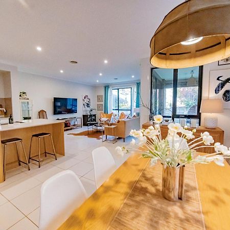 Stayau 4Br Designer Home In Knox Wantirna South Luaran gambar